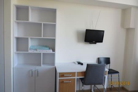 Smart-House Smart Kvartira S Kukhnei Vozle Metro. Kiev Luaran gambar